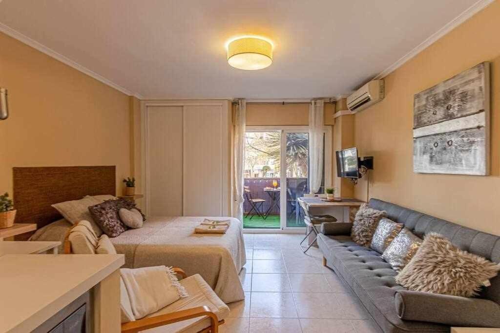 797 Holiday Rentals - Equipado Estudio Cerca Del Parque La Paloma Benalmádena Eksteriør bilde