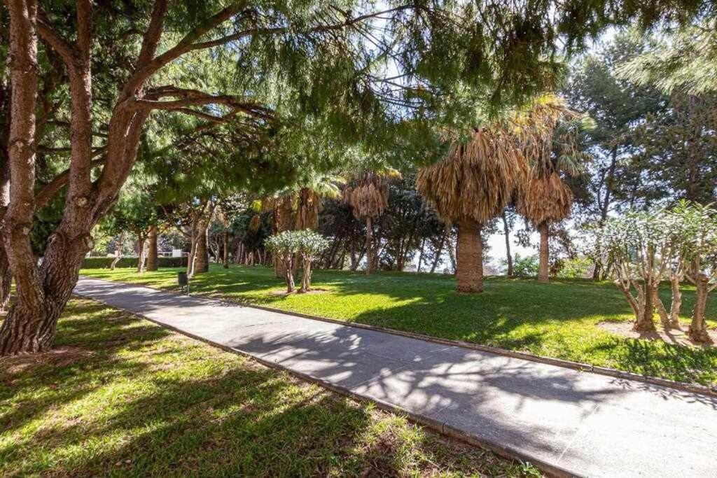 797 Holiday Rentals - Equipado Estudio Cerca Del Parque La Paloma Benalmádena Eksteriør bilde