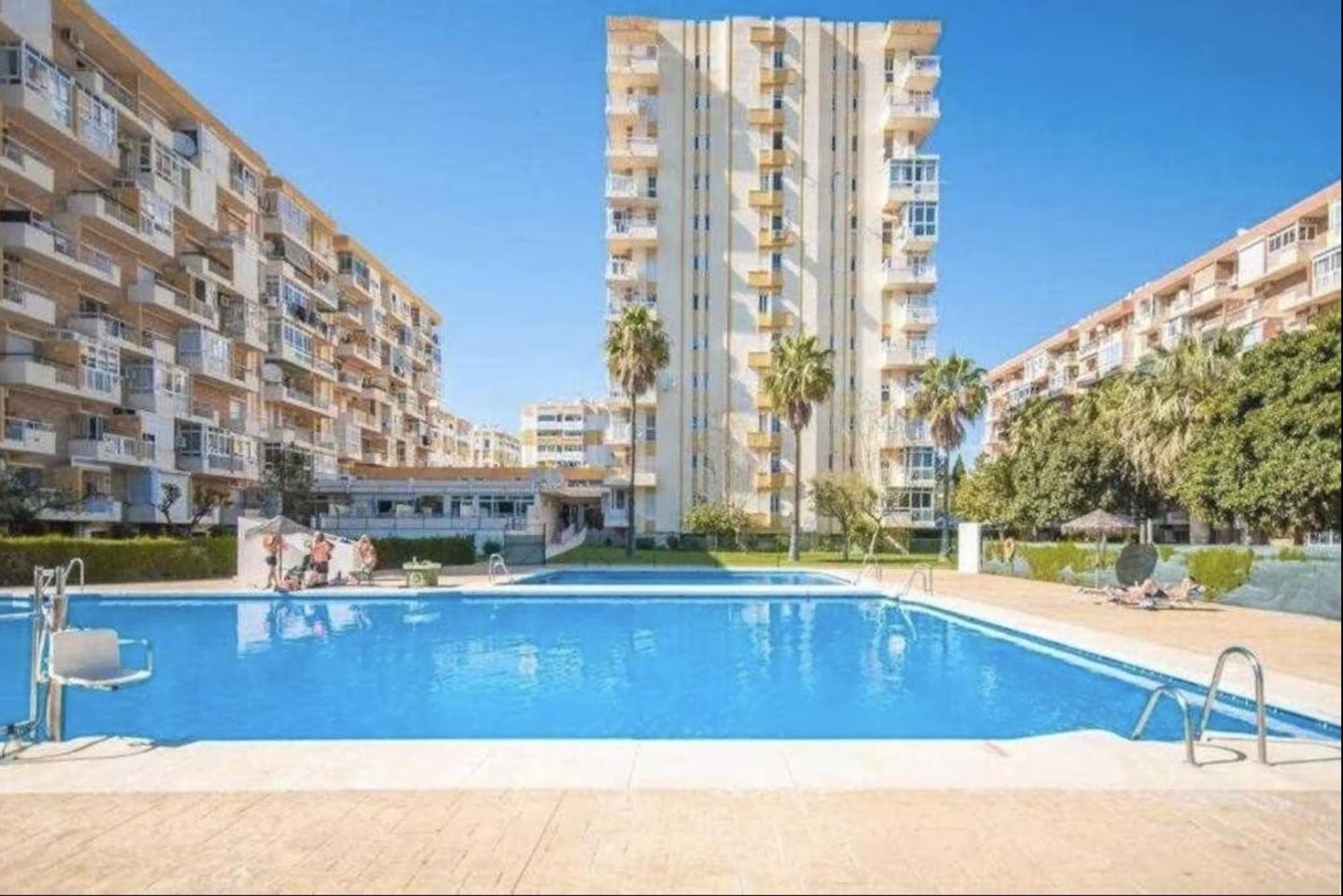 797 Holiday Rentals - Equipado Estudio Cerca Del Parque La Paloma Benalmádena Eksteriør bilde